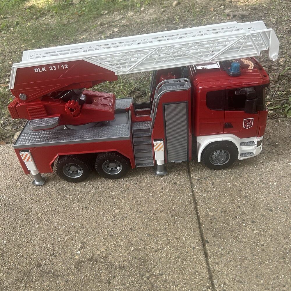 Bruder Scania Fire Engine Ladder Rescue Truck Toy 1/16 Made in Germany